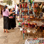 Tolle Marktstände an der Kirche Santo Domingo