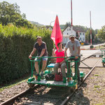 ...per Muskelkraft kann mit der "Draisine" bis zu 40km fahren...