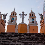 Die "Santuario  de Nuestra Senora de los Remedios" auf der ehemaligen riesigen Pyramide