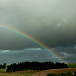 Während der Fahrt hat uns dieser Regenbogen begleitet - wenn das kein Glück bringt...