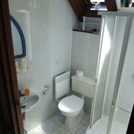 Dusch mit WC auf Halbetage