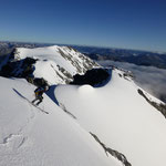 Abfahrt mit Blick zur Payer und Geisterspitze, unsere nächsten zwei Gipfel von heute