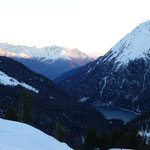 Der See heuer - leider - noch nicht gefrohren, die Sonne kommt