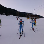 Nach einer Laufeinheit durch Davos, nun die Skier unter den Füssen, zuerst über eine Piste