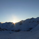 Der Anblick alleine wärmte schon, links von der Sonne die "Fahnen" zu sehen