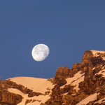 Der Mond beleuchtet die Geisterspitze