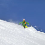 Toll zu fahrender Neuschnee