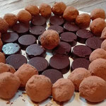 TRUFFES ET PALETS AU CACAO CRU