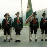 Fahnenabordnung mit Kanone 1994