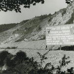 Tafel rechts von Stollen 25 im Jonastal 1957 - Stadt- und Kreisarchiv Arnstadt, Bild und Foto Archiv