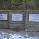 Mahnmal im Jonastal am 2. Dezember 2005 - privates Archiv Klaus-Peter Schambach