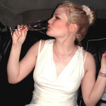 Champagne in a limo! >o<