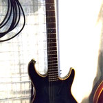 Ibanezのナイロン弦エレキ SC500N。弾きやすく好評です。キザイア・ジョーンズが使ってました。発売当時は売れなかったようですが現在激レアになっています。