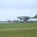 Me 262 Nachbau während der Landung