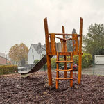 3-eck Rutschenturm ohne Dach mit Leiter und Kletternetz
