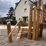 U3 und Ü3 Spielanlage aus 2 Spieltürmen mit Kletterwand und Themenspiel und 2 Rutschen.