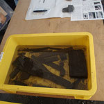 坂本城発掘現場から出土した船をこぐオール（櫂）状の木製品（2024.2.10）発掘調査説明会