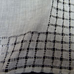 German handkerchief, finest lawn linen. Superb handworked drawn-thread lace. 25 x 25 cm. €35