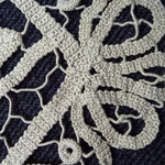 French table-cloth. Linen with incredible embroidery and lace work. 138 x 100. € 330