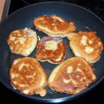 Pancakes in Butterschmalz ausbacken