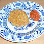 Kürbis-Piccata anrichten - mit Tomatenketchup (selbst hergestellt) - oder mit Chilisauce