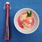 Johannisbeer-Essig mit Vanille-Eis