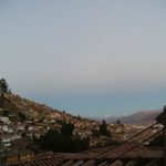 Cusco von oben, aber nicht von ganz oben. (Bei Nacht sind keine Aufnahmen möglich)