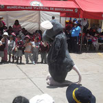 Auch die Ratte sorgte für gute Stimmung und tanzte später mit den Kids.