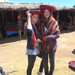 Regina und ich mit typisch peruanischem Hut und Tuch!