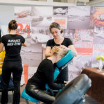 Intervention massage bien-être amma assis, concession Porche Tours Nord