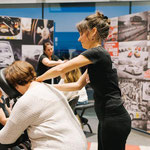 Intervention massage bien-être amma assis, concession Porche Tours Nord