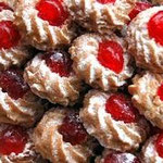 Adrano, gastronomia, piatti tipici, cannoli, paste di mandorla, torroncini