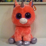 Magic XL (16"): "Everyone loves my pretty pink fur, and casting spells is fun for sure!"