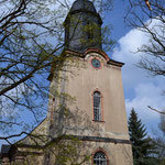 machen Sie einen Rundgang durch die Kirche...