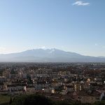 Le Canigou vu du Palais des rois de Majorque © Crédit photo Mic V.    http://www.flickr.com/photos/micsworld/