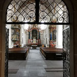 Die Kapellenkirche von Aussen (abgesehen vom Eingangsportal) recht unscheinbar