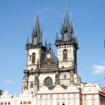 Teynkirche, Kirche der Jungfrau Maria vor dem Teyn. Die Bezeichnung Teynhof (Týn) geht auf einen historischen Handelshof in Alt-Prag zurück, auch Ungelt genannt.