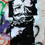 An einer Hauswand in Regensburg