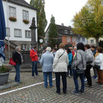 ..vor dem Rathaus mit Marktbrunnen.. (Foto:D.Mathes)