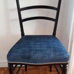 Réfection complète chaise style Napoléon III - Tissu velouré - Clous décoratifs nickelé d'Houlès