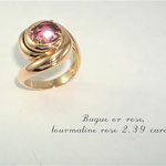 bague or rose et tourmaline rose