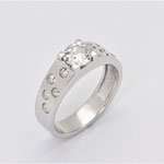 bague or blanc et diamants