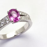 bague or blanc palladié saphir rose et diamants