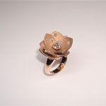 bague fleur or rouge diamants
