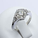bague or blanc palladié, diamants taille brillant et poires diamants
