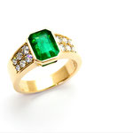 Bague or jaune émeraude et diamants