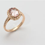 bague or rose, morganite ovale et entourage diamants