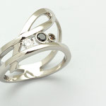 bague or blanc, diamant blanc, cognac et noir