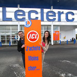 C'est le magasin relooké de ROSTRENEN qui nous offre le premier hypermarché E. Leclerc doté de ses nouvelles couleurs et de son logo modernisé. Initialement localisé à Rostrenen en tant que E. Leclerc express, désormais le magasin a fait peau neuve et se