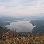 賤ケ岳山頂から晩秋の余呉湖